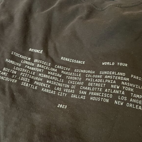 Beyoncé Official Renaissance World Tour Crewneck Sweatshirt Lot Of 12 Sz Medium - Picture 10 of 10
